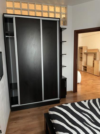 Apartament cu 2 camere semidecomandat în Calea Moldovei
