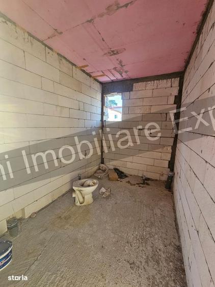 Casă cu 4 camere în Zigoneni