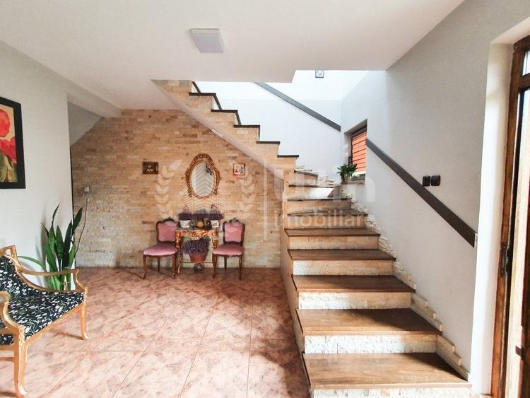 Casă individuală cu 5 camere cu Canalizare în Dâmbul Rotund