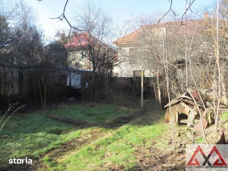 Casă cu 6 camere decomandat cu Teren 538 Mp în Baba Novac