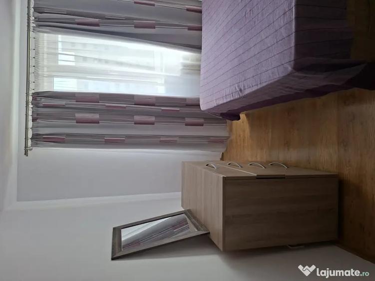 Apartament cu 3 camere decomandat în Berceni