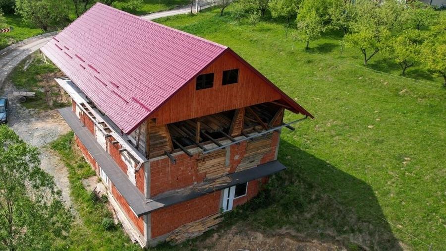 Casă cu 4 camere în Rogojel