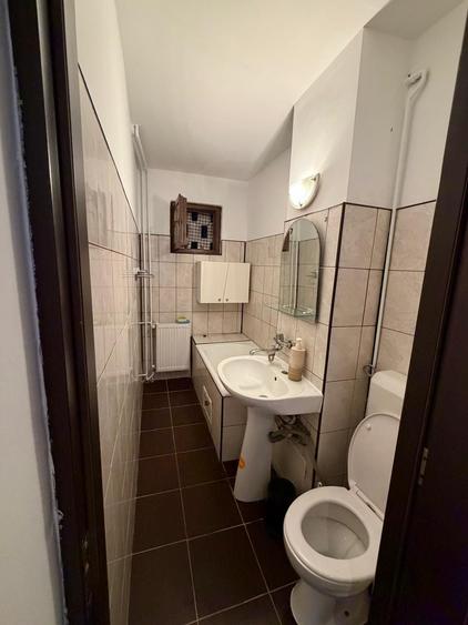 Apartament cu 2 camere semidecomandat în Satu Nou