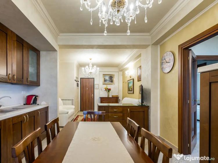 Apartament cu 3 camere decomandat în Central
