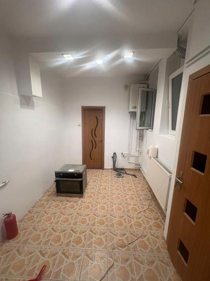 Garsonieră semidecomandată în Gara de Nord