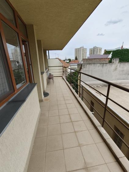 Apartament cu 2 camere decomandat în Ultracentral