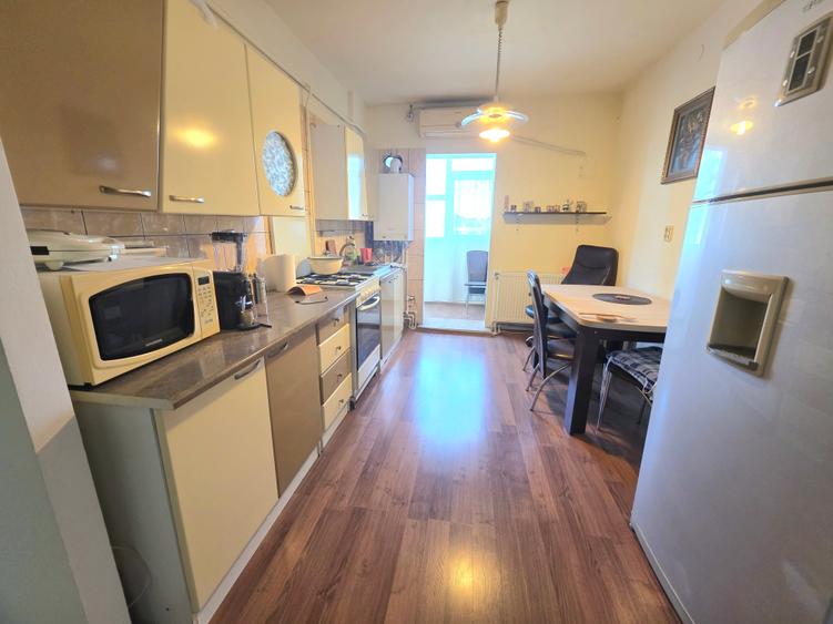 Apartament cu 2 camere decomandat în Radu Negru