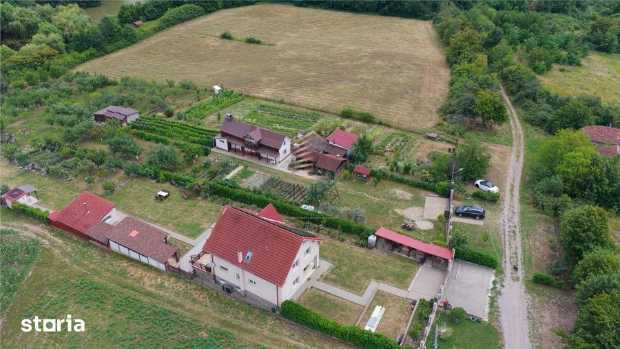 Casă cu 4 camere cu Teren 3300 Mp în Hidiș