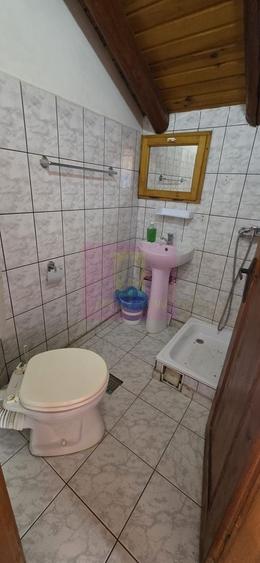 Casă individuală cu 4 camere cu Canalizare în Sud