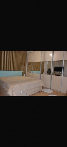 Casă cu 6 camere cu Teren 220 Mp în Central