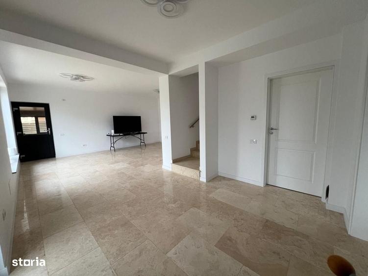 Casă cu 4 camere în Central