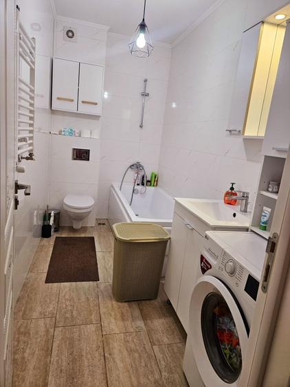 Apartament cu 2 camere semidecomandat în Albești