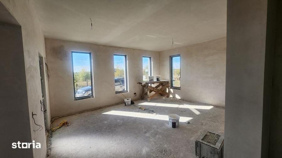 Casă cu 3 camere cu Teren 130 Mp în Prundu