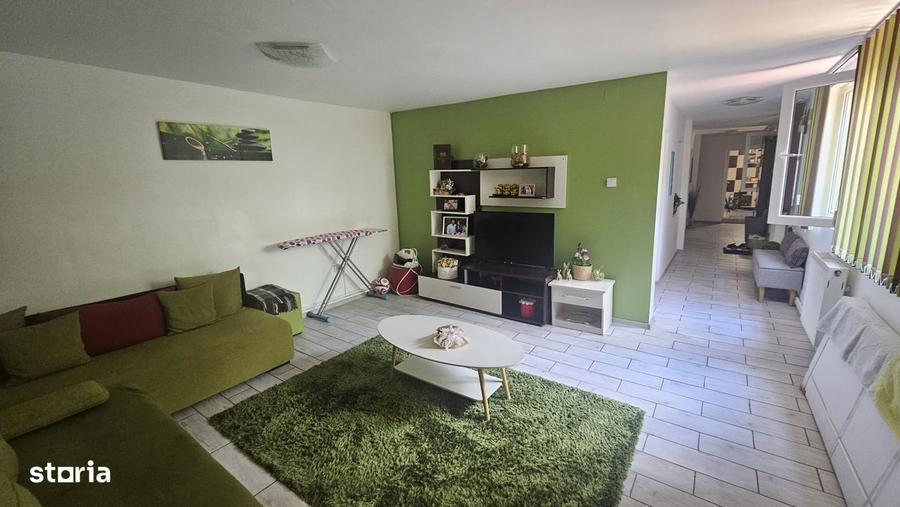 De vanzare casa + teren, zona Pucheni, sector 5 - 2