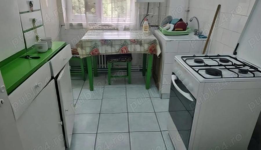 Vand urgent apartament 3 camere - 1