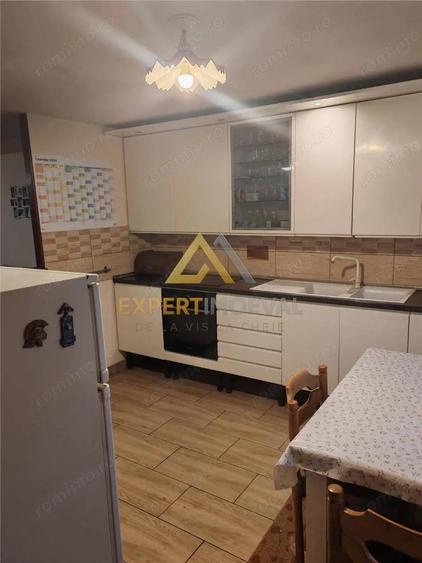 Cas #259; Mocira 5 ari teren pret de apartament - 5