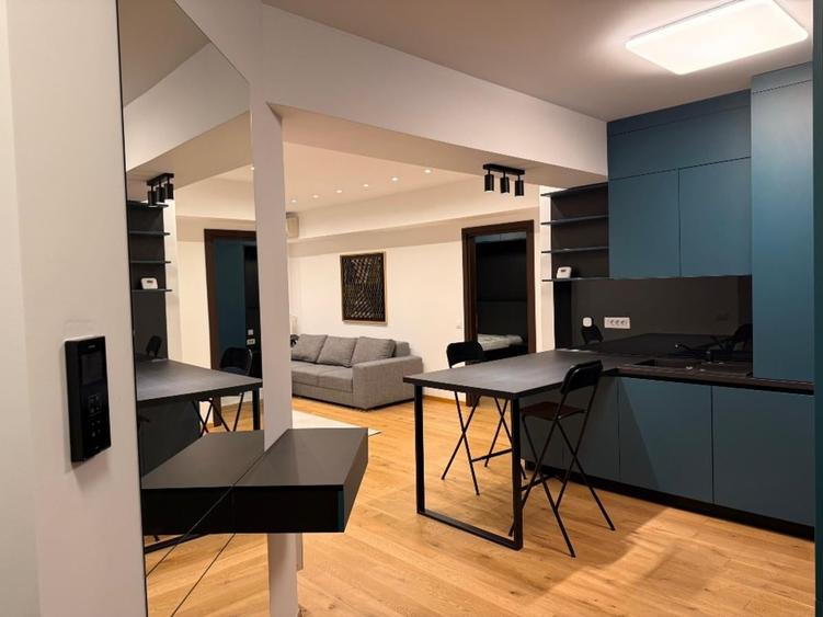 Apartament cu 2 camere decomandat în Aviației