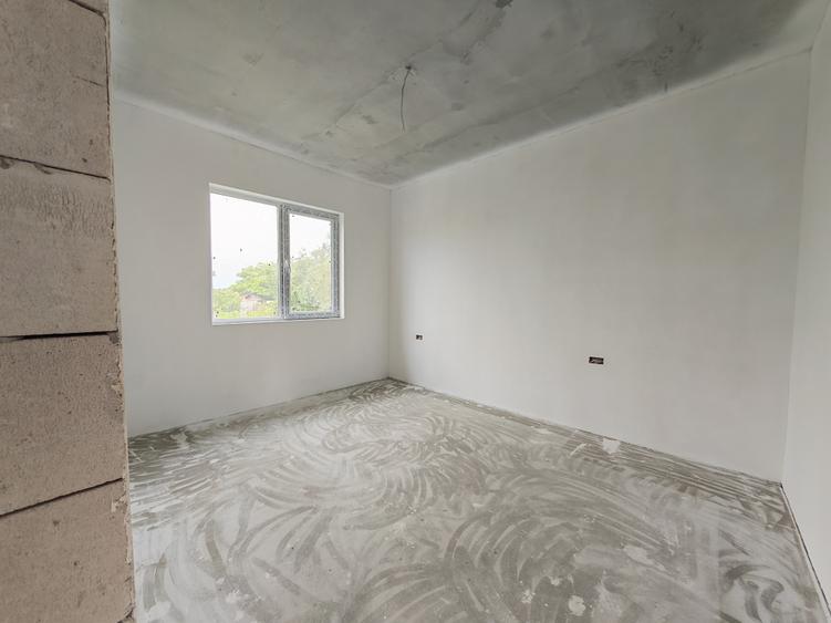 Casă individuală cu 4 camere cu Teren 300 Mp în Lumina