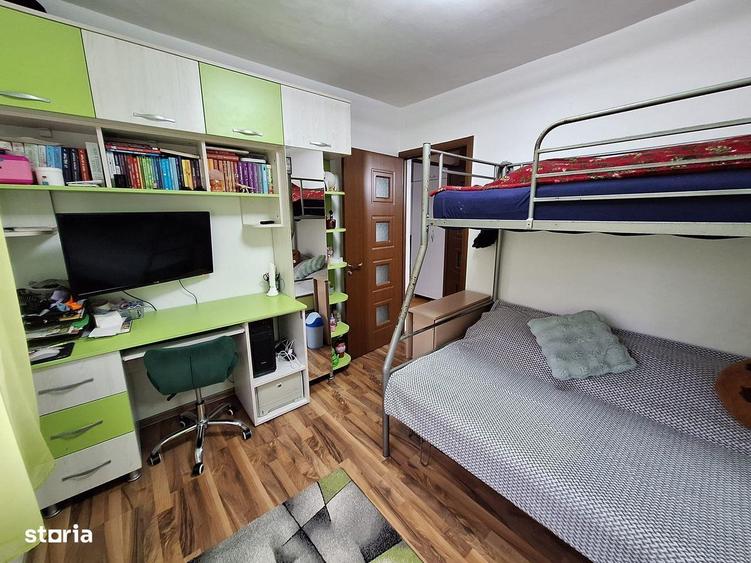 Apartament 2 camere semidecomandate etaj 2 ,URA - 3