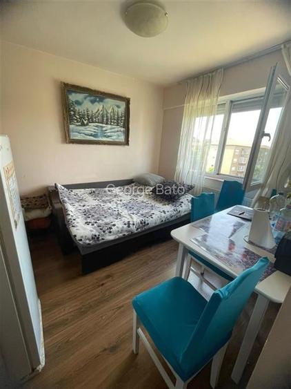 RECO Apartament de vanzare 3 camere la pret de 2 camere zona Rogerius RECO Apartament de vanzare 3 camere la pret de 2 camere zona Rogerius