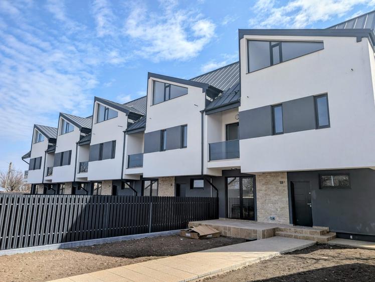 Chiajna-parc,promenada,case elegante P+E+M gata de mutare,finisaje calitative - 1