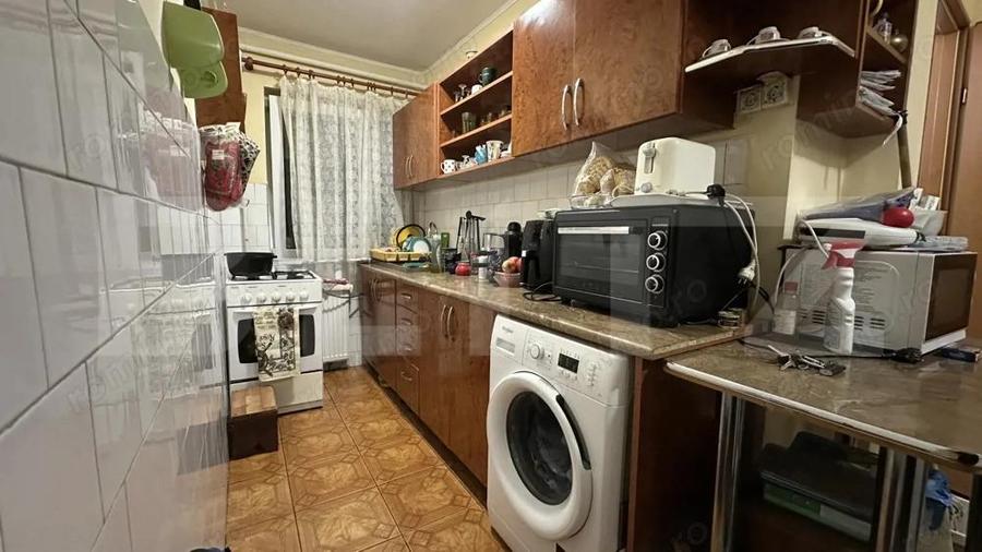 Apartament semidecomandat cu 2 camere, zona Velenta - 1