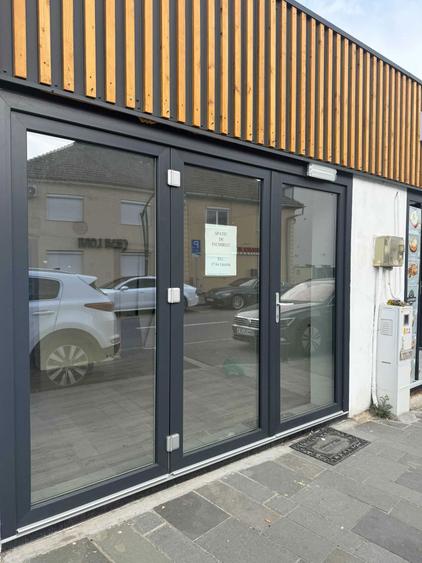 Inchiriez spatiu comercial - 4