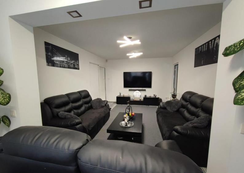 Apartament 3 camere, semidecomandat - zona Astra - 2