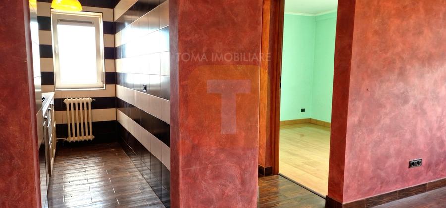 Apartament 4 camere – Mihai Viteazu, Piatra Neamț | Etaj 7/10, vedere panoramică - 2