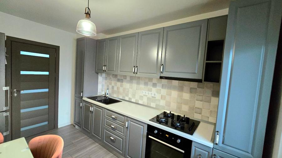 Apartament renovat 3 camere, 2 bai, loc parcare, decomandat, Gavana 3 - 7