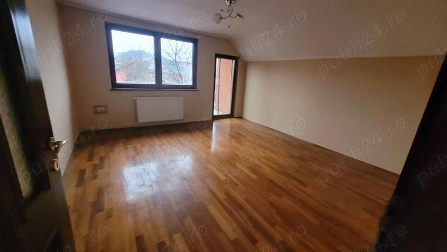 Imobil cu 3 case:C1 -3 nivele;C2-2nivele;C4-1 nivel;C3;C5;Piscina;Foisor - 14