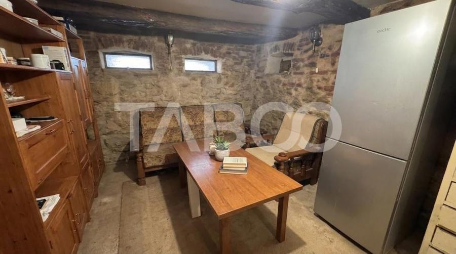 Casa de vanzare cu curte spatioasa loc relaxare si gradina Cornatel - 19