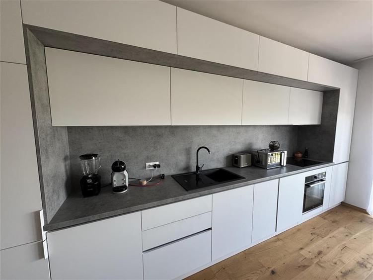 Apartament cu 2 camere semidecomandat în Turnișor