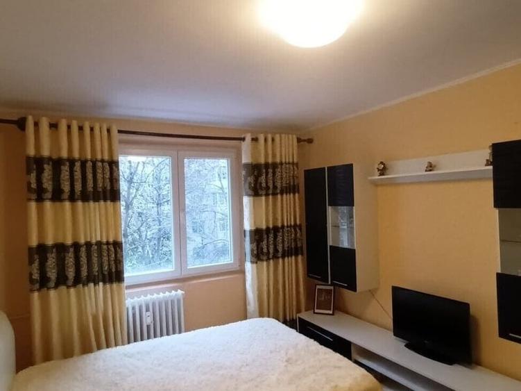 Titan-Intrarea Barsei-bloc 1986 - 1