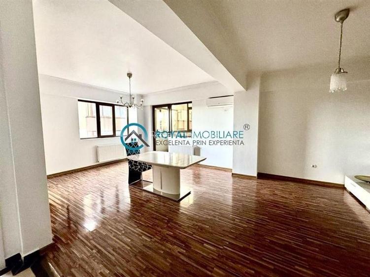 Royal Imobiliare - Vanzare apartament 3 camere zona 9 Mai Royal Imobiliare - Vanzare apartament 3 camere zona 9 Mai