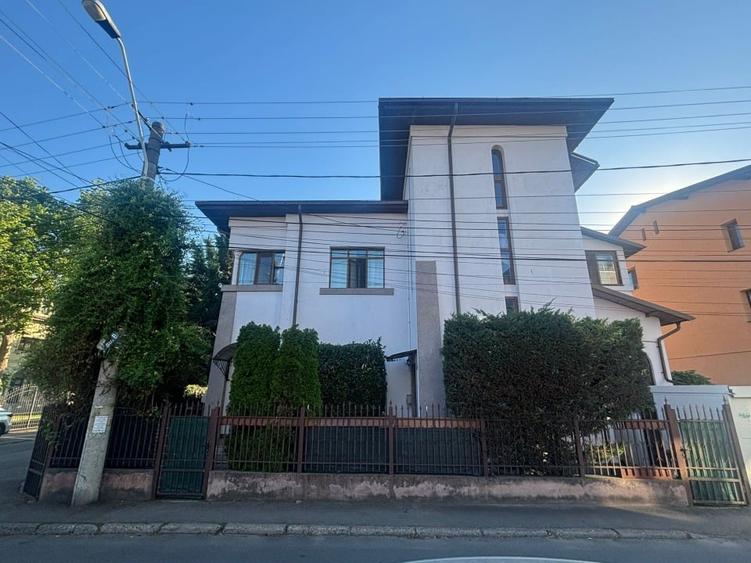 4 camere in Vila Interbelica, zona Democratiei - 1