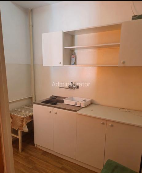 Garsoniera Policlinica Titan etaj 4/10