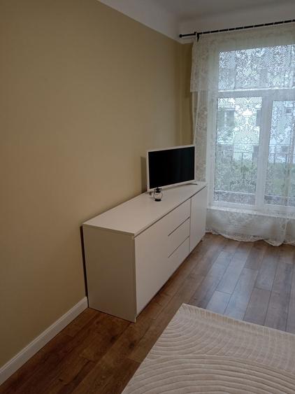 Inchiriez apartament, doua camere, etajul 1. - 4