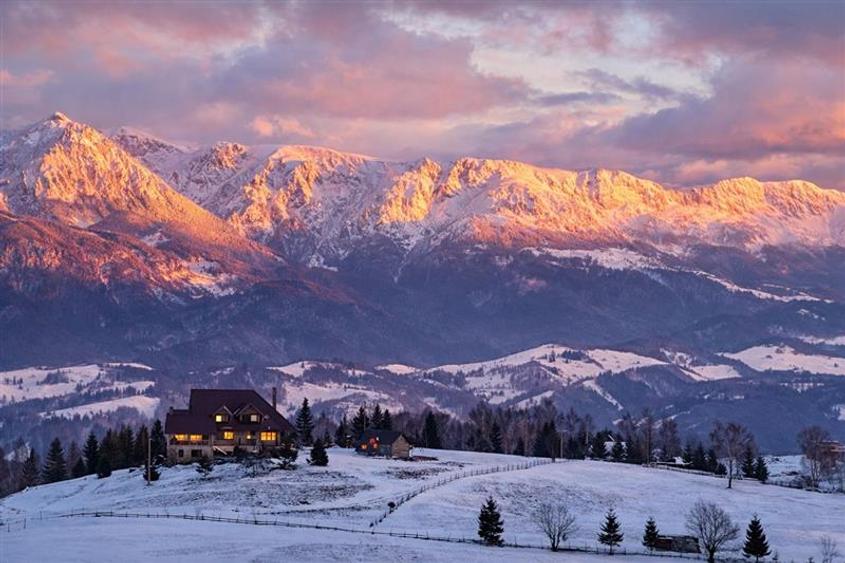 Vila in magistral peisagistic, mobilata, echipata, Moieciu, Pestera, Brasov - 1