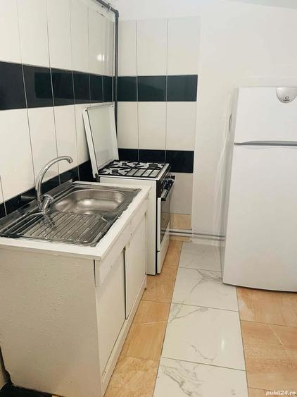 De inchiriat camera la curte - 2