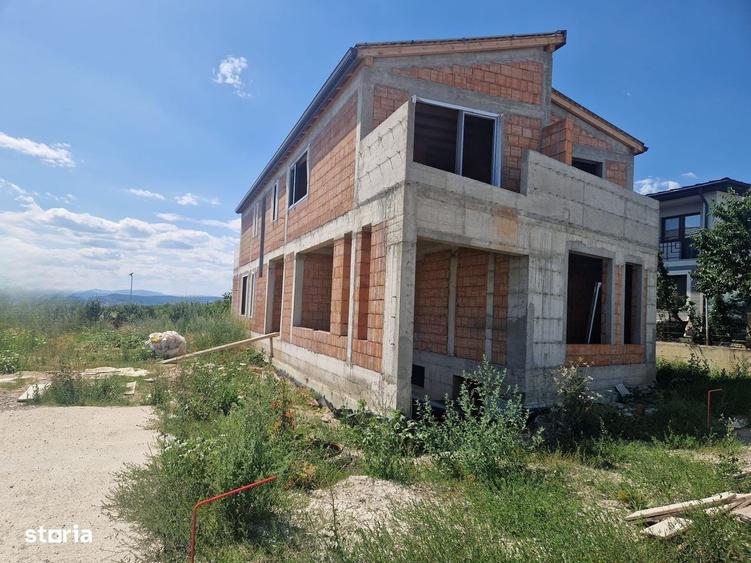 Casă cu 4 camere în Central