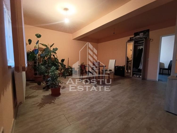 Casa individuala,izolata termic, 5 camere, curte proprie,2 bai, Ronat. - 1