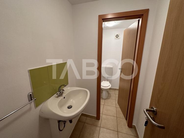 Spatiu 550 mpu pretabil clinica sau cladire birouri zona Lupeni Sibiu - 21