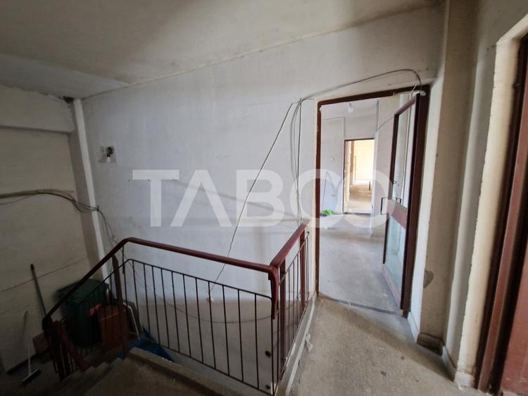 Spatiu comercial sau birouri in Turnisor la parter cu vad stradal - 12