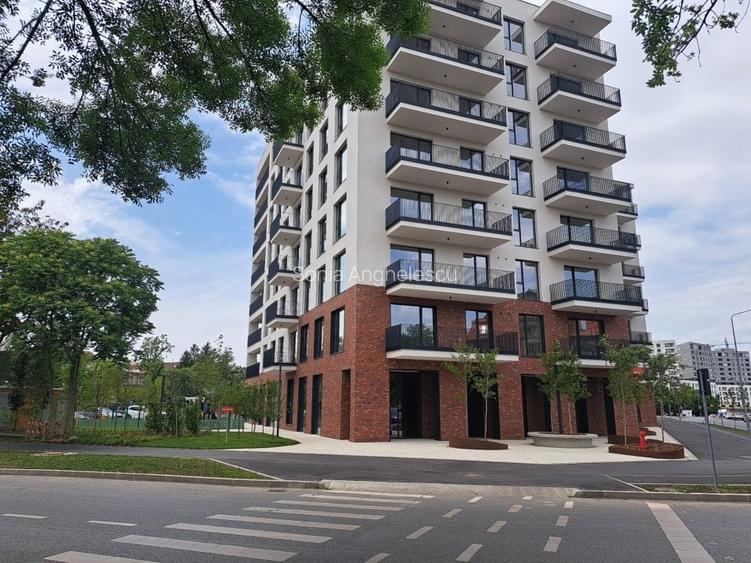 Apartament cu 2 camere semidecomandat, mobilat în Central