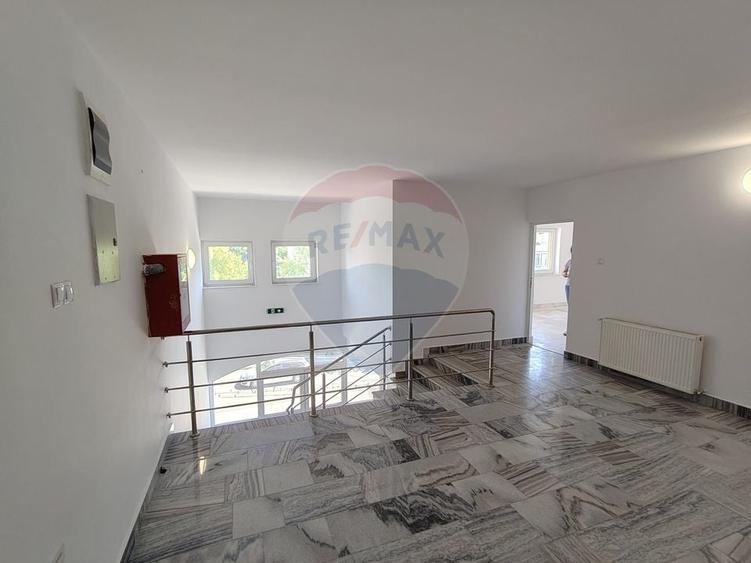 DE ÎNCHIRIAT – Spațiu comercial generos P+2 în zonă Centrală - 7