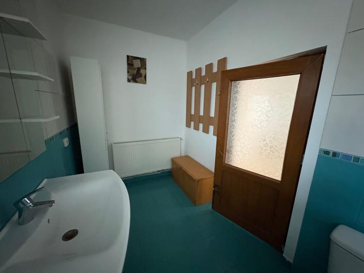 Casa de vânzare - Constanta - 6 CAMERE-147 mp. totali ( fără curtea interioară) - 18