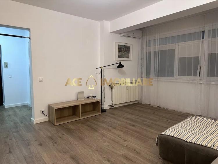 Apartament cu 3 camere semidecomandat, mobilat în Baba Novac