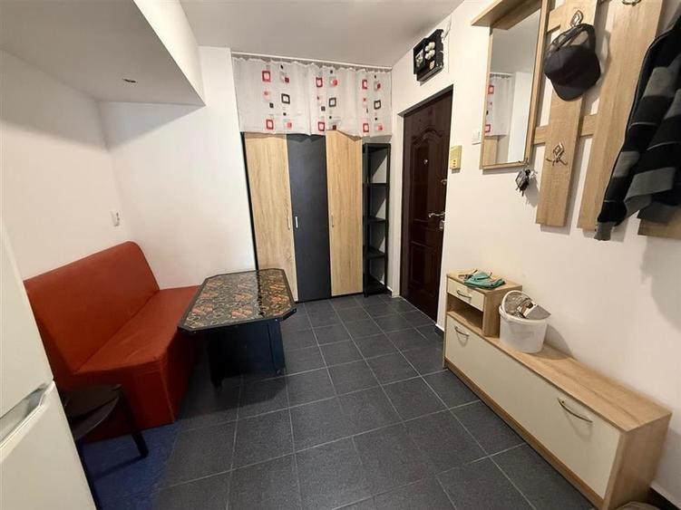 Apartament cu 2 camere decomandat, mobilat în Hipodrom 3