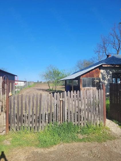Teren de 1000 mp, în Gălățui